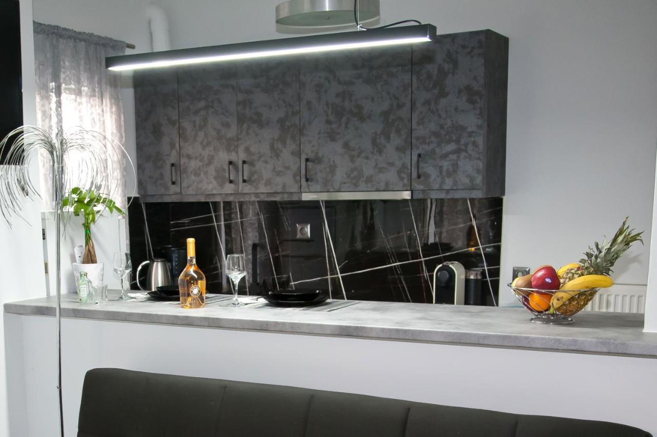 Chris Luxury Studio Янина Экстерьер фото
